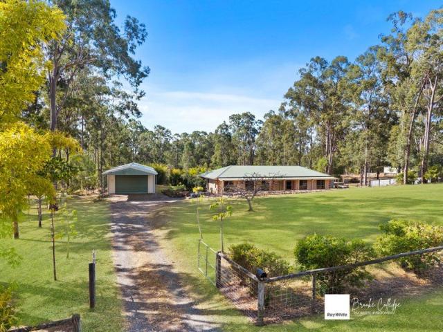 ACREAGE LIVING, WITH A SHED WORTH TALKING ABOUT
