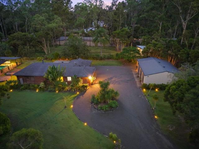 Acreage Living with Equestrian Facilities