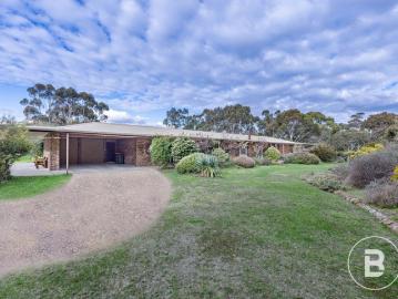 ACREAGE LIVING WITH FUTURE POTENTIAL STCA