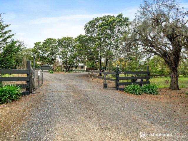 Acreage Living with So Much to Offer