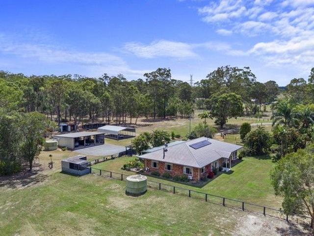 Acreage Living with Space, Comfort & Country Charm