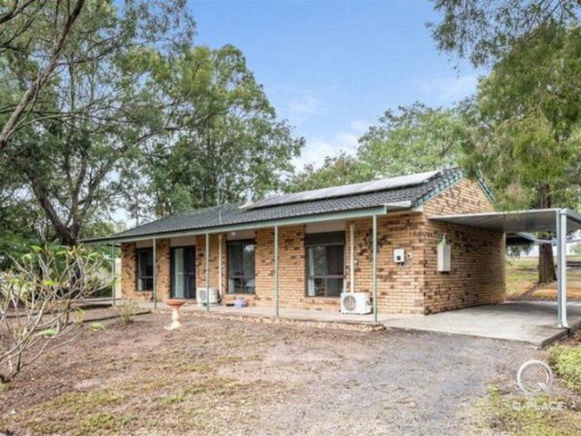 Acreage Living with Space, Comfort & Convenience