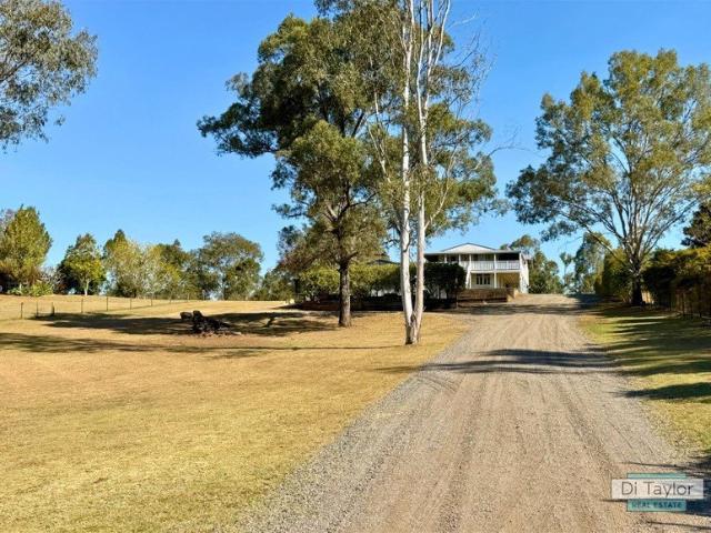 Acreage Living with Space, Flexibility & Room for Everyone
