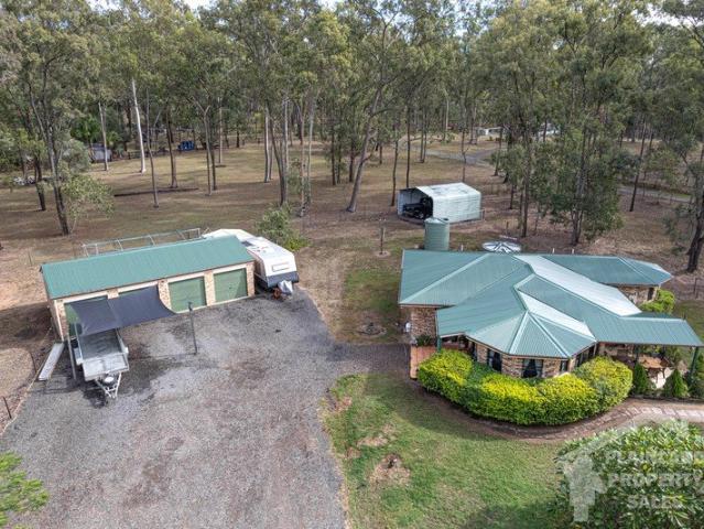 Acreage Living with Space, Privacy & Endless Possibilities