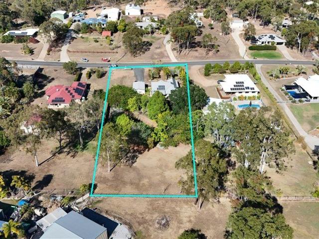 Acreage Living with Space, Privacy & Modern Comfort