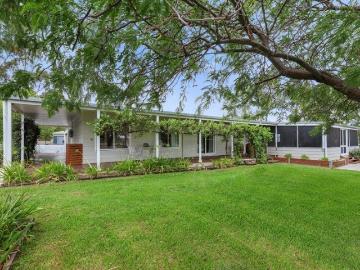 Hemingway Acreage Living with Town Convenience