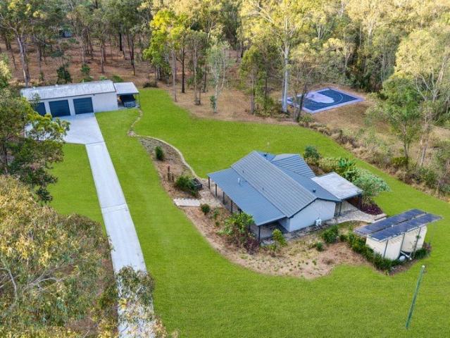 Acreage Living at Its Finest Granny Flat + MAIN HOUSE, Solar, Basketball Court & Shed!