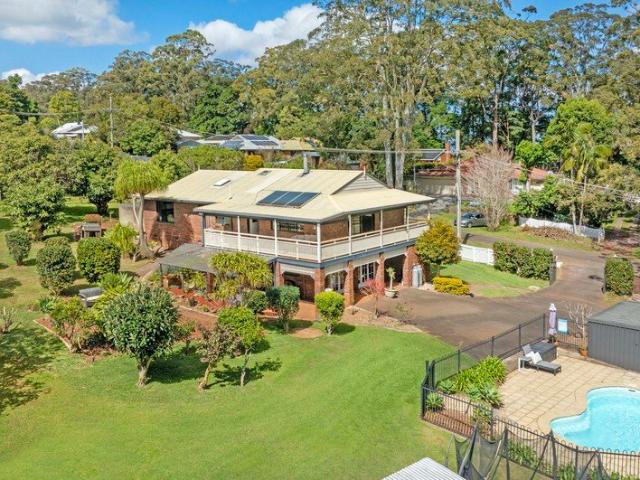 Acreage Living In The Heart Of Tamborine Mountain