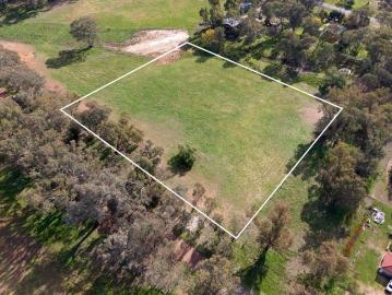 Acreage Living in Gerogery West