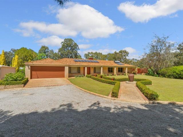 Acreage Living in Gnangara Pool, Granny Flat, Shed & Space to Suit Your Lifestyle. A Grand Sense of Space with Flexible Living on 10,014sqm