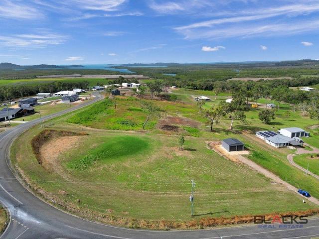 Acreage Living in Oceanview Estate Shed Already in Place!