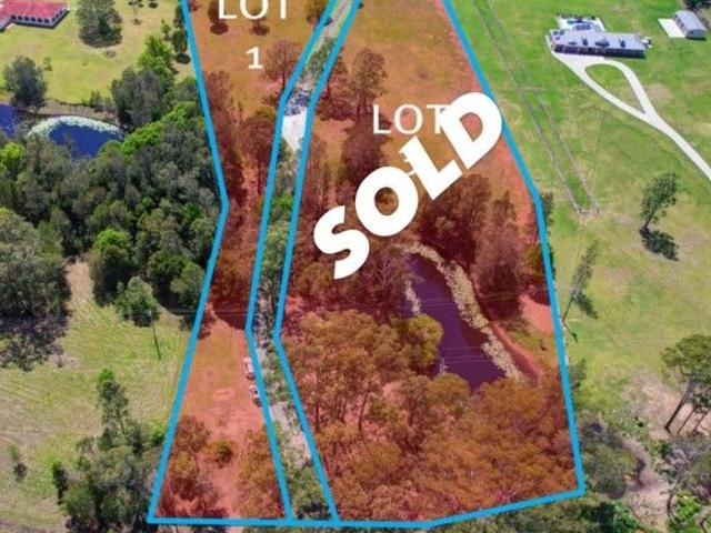 Acreage Living in Sought After Failford