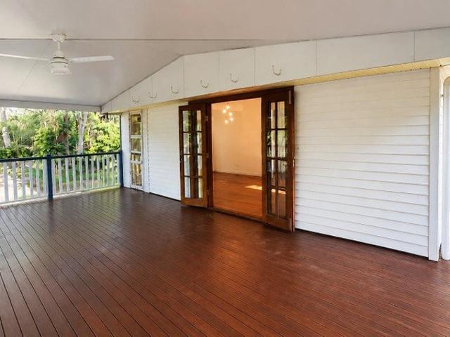 Acreage Living, Island Style