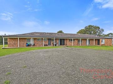 Acreage Living Moments From Suburbia