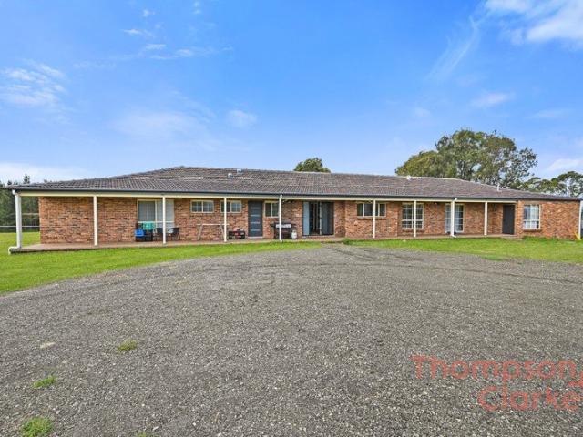 Acreage Living Moments From Suburbia