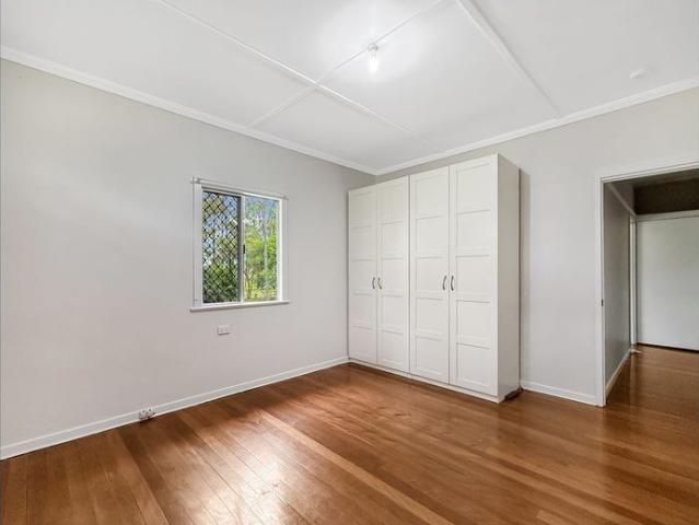Acreage Living on 2.5 Acres – Air Conditioned 3 Bedroom Home