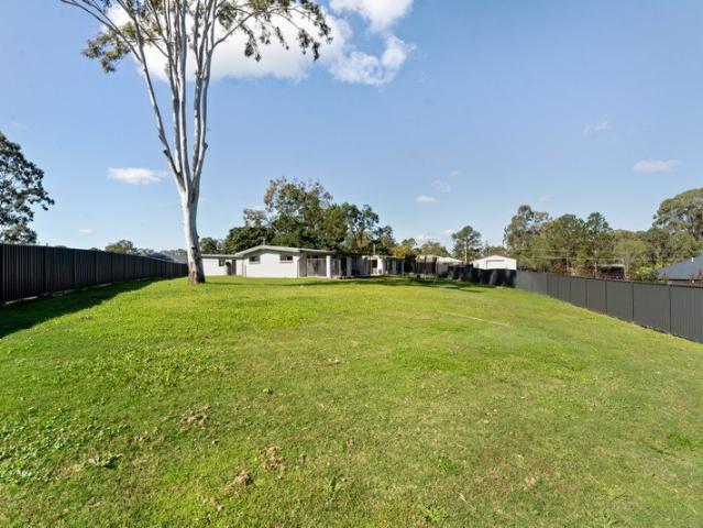 Acreage Living on 3,017m²