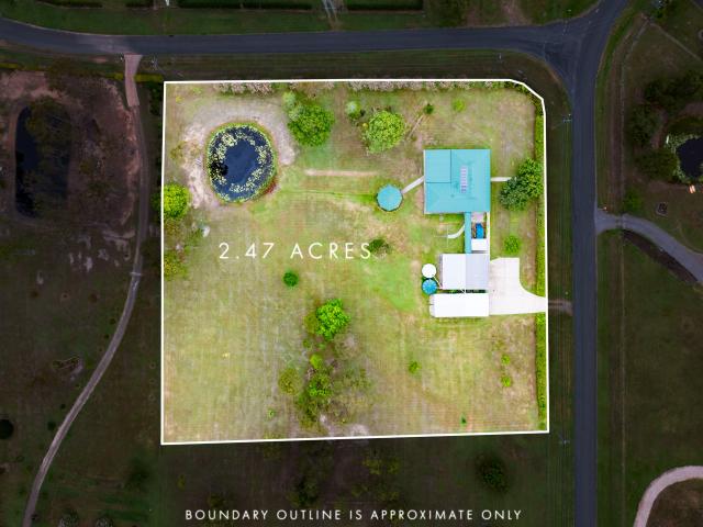 Acreage Living, Space to Breathe & Room for Everything Parklike 2.5 Acres in Curra