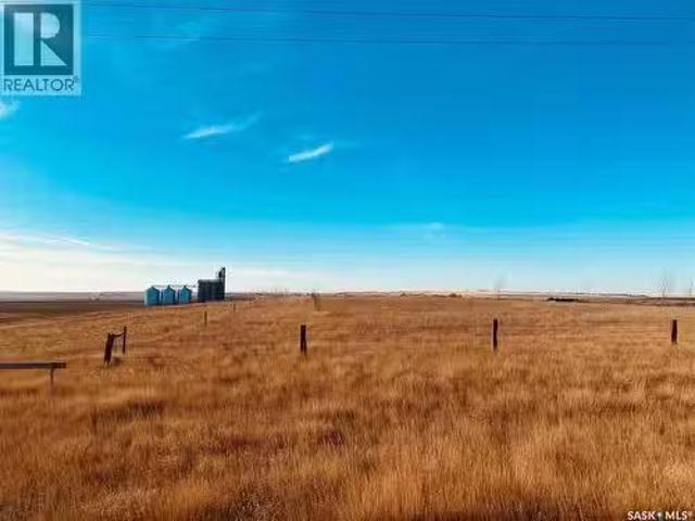 Acreage Lot East Of Bronco Memorial, Swift Current Rm No. 137.