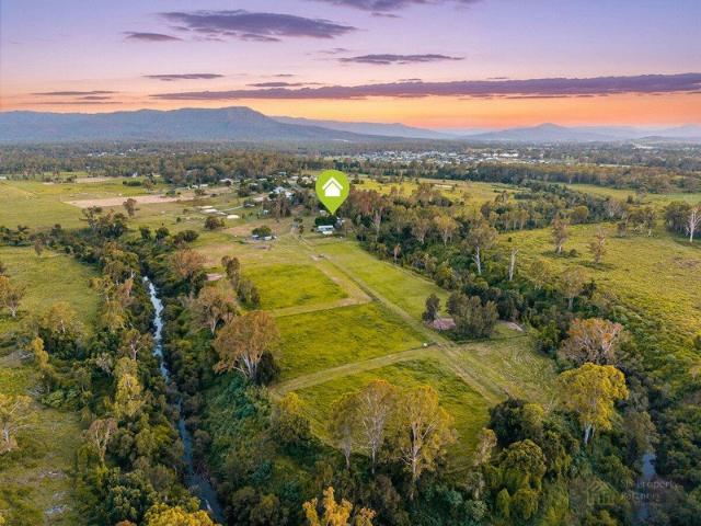 Acreage Paradise for Multigenerational Living Riverfront Multiple Homes Horse Facilities 25.15 Acres