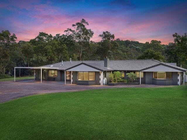 Acreage, Privacy & Pure Lifestyle