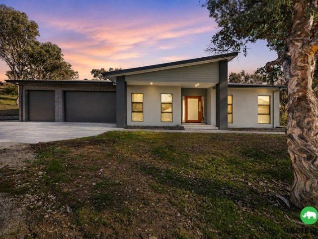 Acreage Retreat Where Luxury Meets Lifestyle