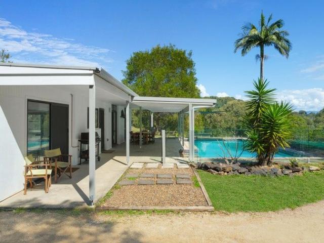 Acreage Retreat on Town Water