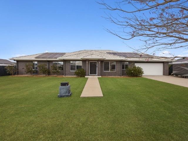 Acreage Style Living with Style & Lifestyle Appeal