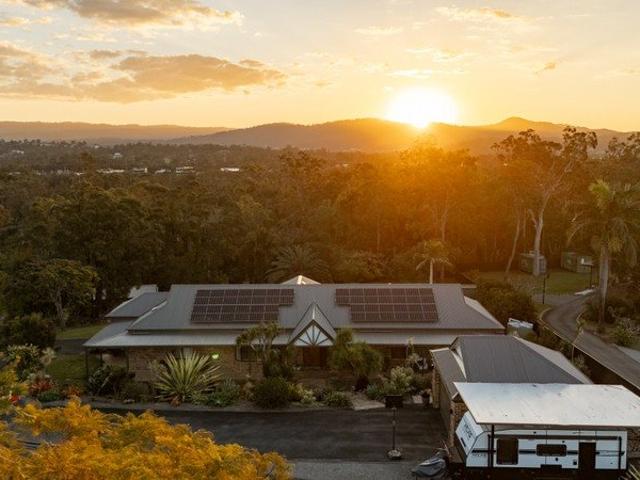 Acreage Sanctuary in the Heart of Helensvale