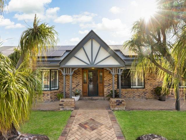 Acreage Sanctuary in the Heart of Helensvale
