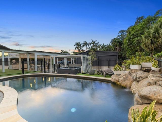ACREAGE SCALE LIVING IN THE HEART OF MOOLOOLABA