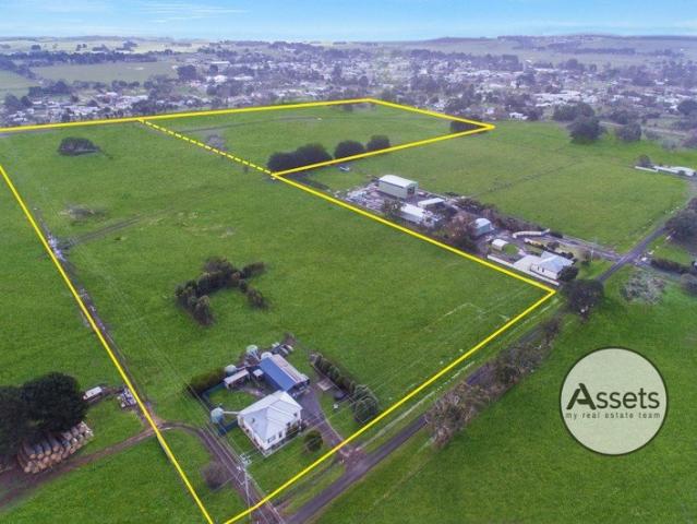 Acreage, Space & Lifestyle