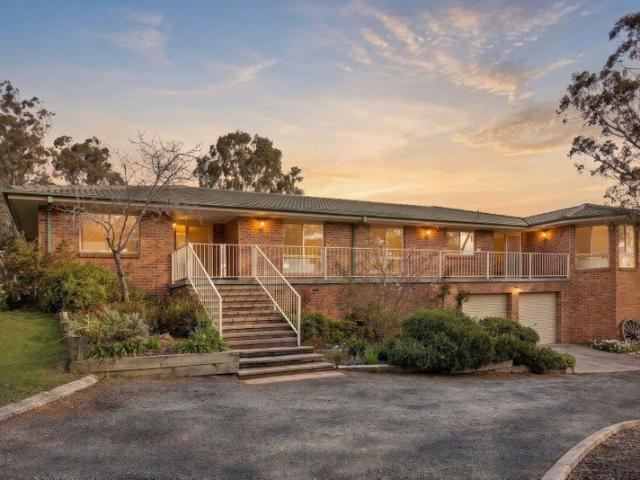 Acreage, Space & Sunshine in Sought After Greenleigh