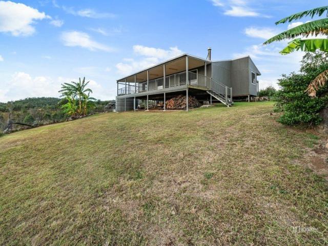 Acreage, Views, Solar Power, Water, Self Sufficient and Off Grid!