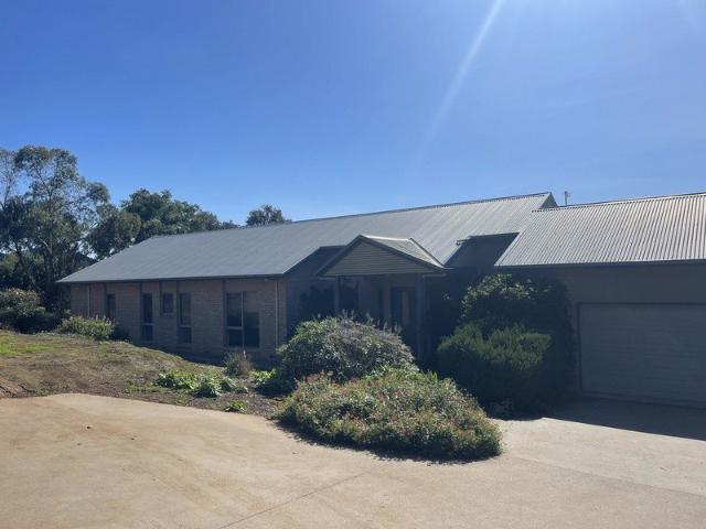 Acreage & Views