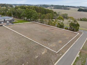 Acreage Views!