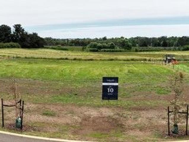 Acreage 2 minutes from Kyneton station!