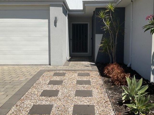 Act Fast Spacious 4x2 Family Home in a Prime Baldivis Location