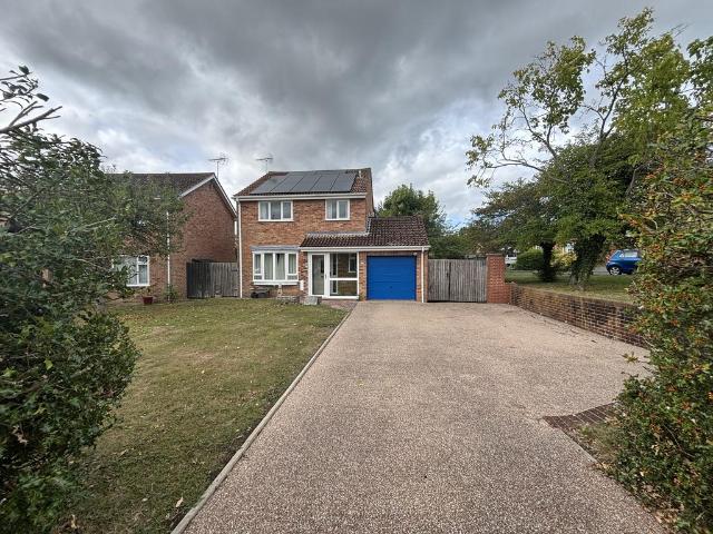 Actis Road, Glastonbury 4 bed detached house to rent £1,650 pcm £381 pw