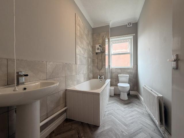 Acton Terrace, Swinley WN1, 1 bed flat to rent, £700 pcm | PrimeLocation