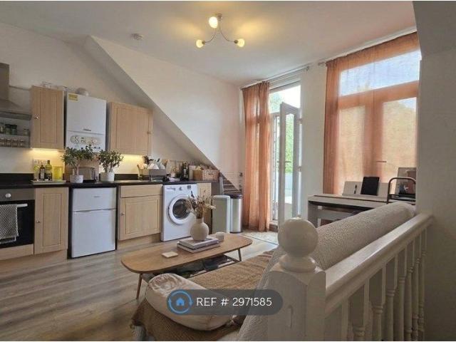 Acton Lane Chiswick, London W4, 1 bed flat to rent, £1,575 pcm | PrimeLocation