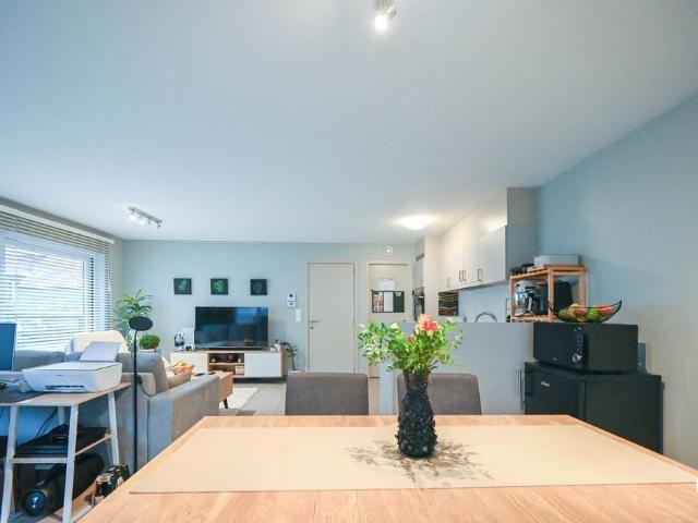 Aantrekkelijk en energiezuinig appartement in hartje Izegem