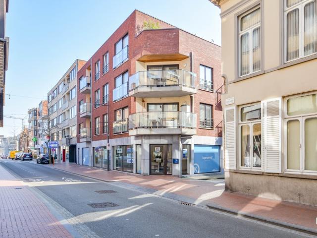 Aantrekkelijk en energiezuinig appartement in hartje Izegem