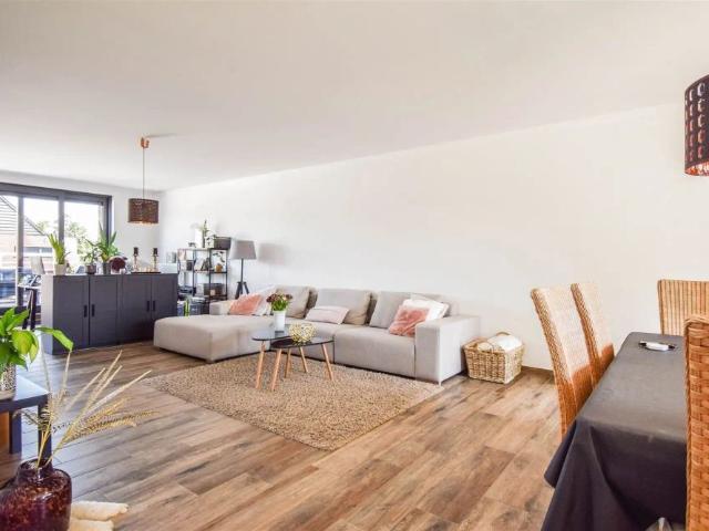 Aan de rand van de stad, rustig gelegen duplex