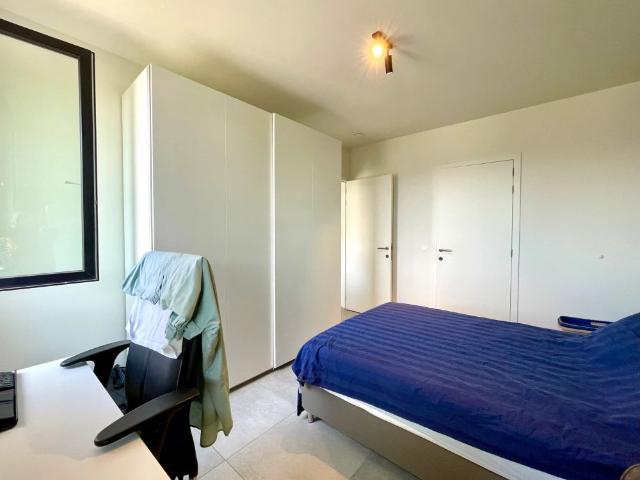 Aangenaam 1 slaapkamerappartement met terras en parking