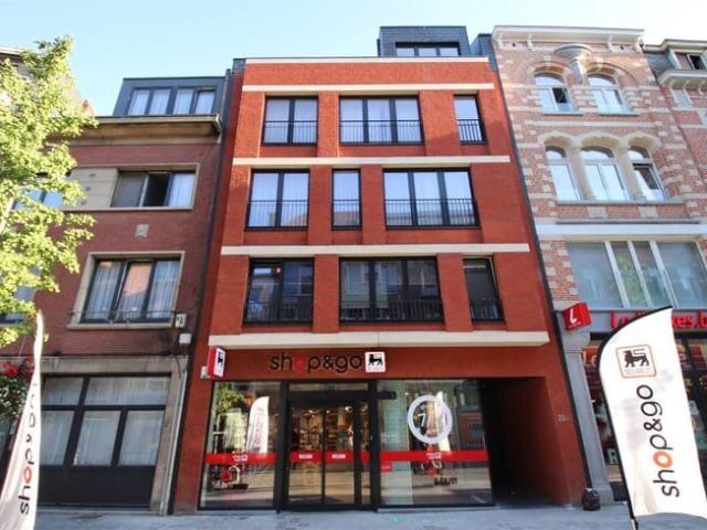 Aangenaam appartement met ruim terras, nabij het station!