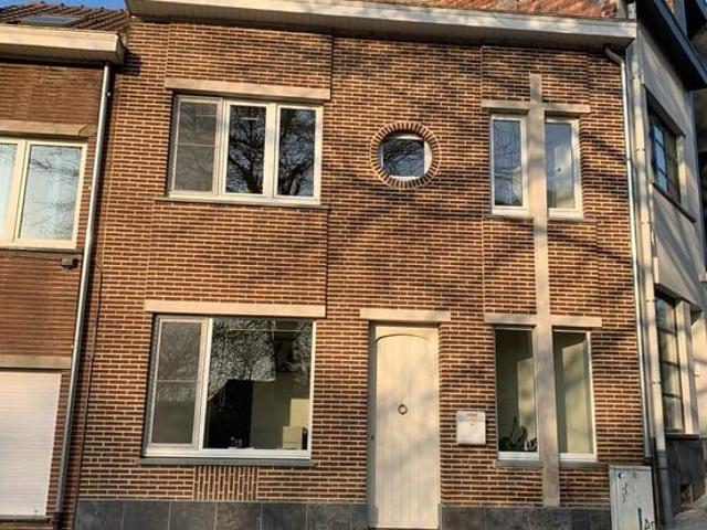 Aangenaam en goed gelegen huisje te huur