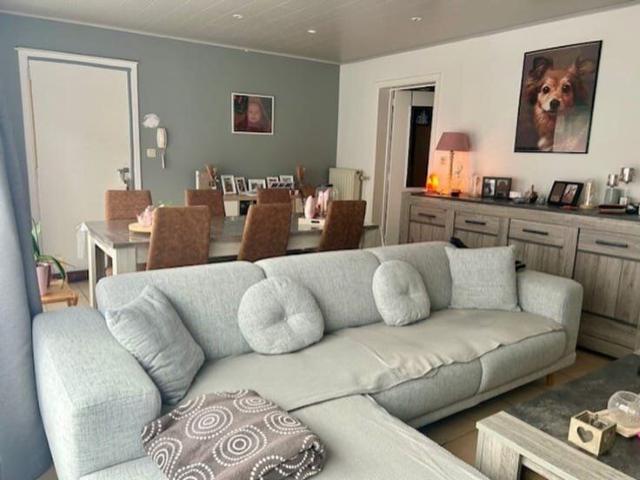 Aangenaam, lichtrijk appartement met garage en tuintje op.