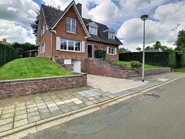 Aangename gerenoveerd VILLA in Jezus Eik