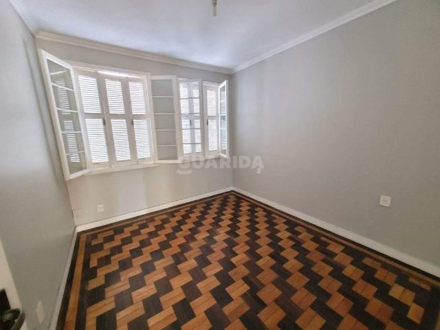 Aártamento com 6 quartos, 1 suíte, e 4 vagas de garagem no bairro Santana COD: 22828